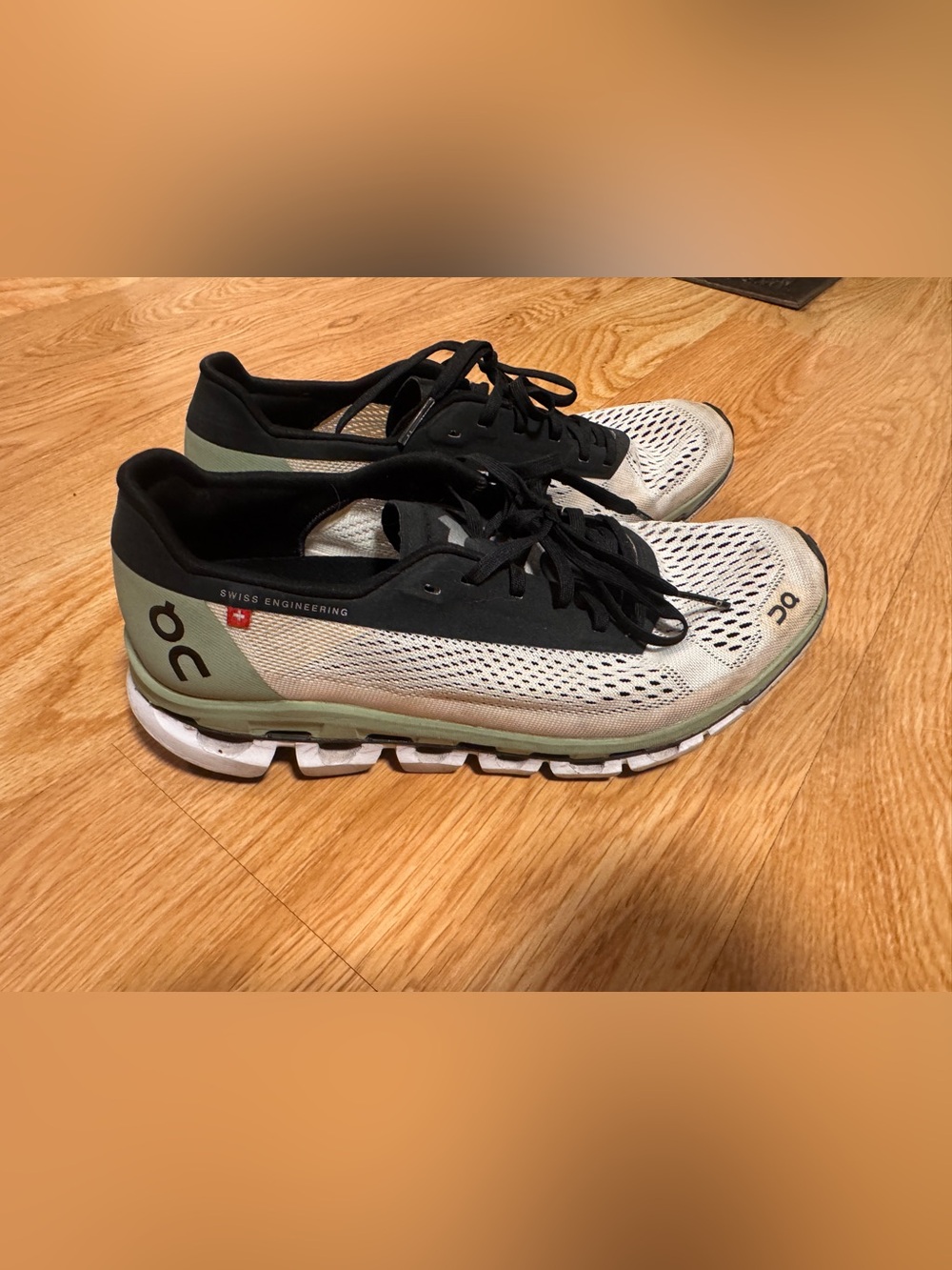 QC On Cloud Cloudrunning Mesh Sneakers - Black, White & Light Green